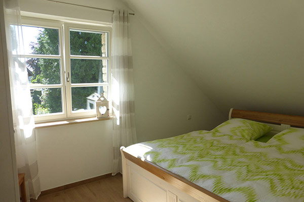 Schlafzimmer 1